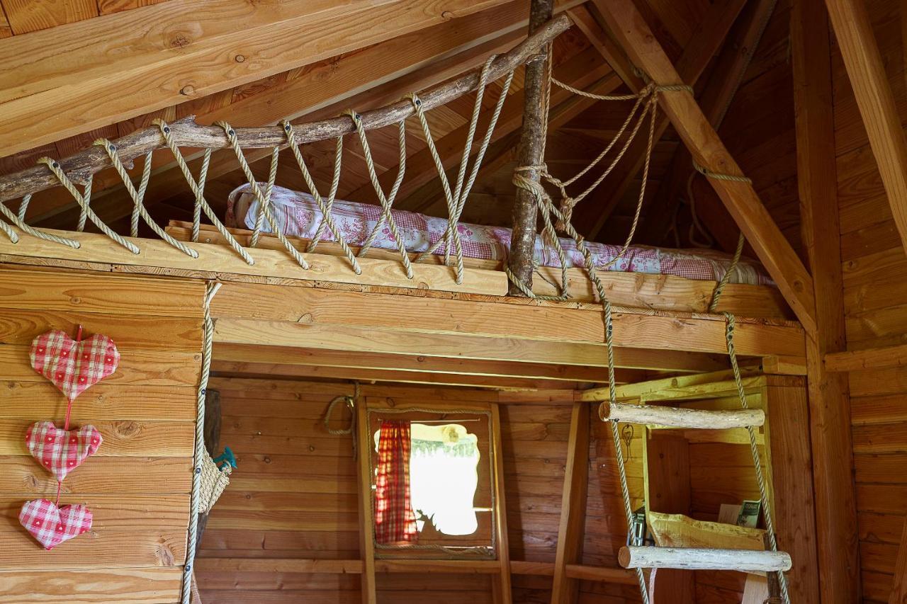 Cabane Perchée dans les Arbres Saint-Hilaire-en-Morvan Exterior foto
